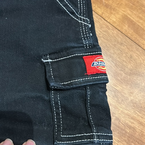 Dickies Black Short Cargo Shorts - Picture 4 of 6